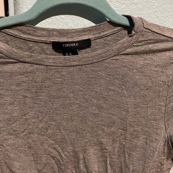 M F21 Crop Top - Picture 2 of 3